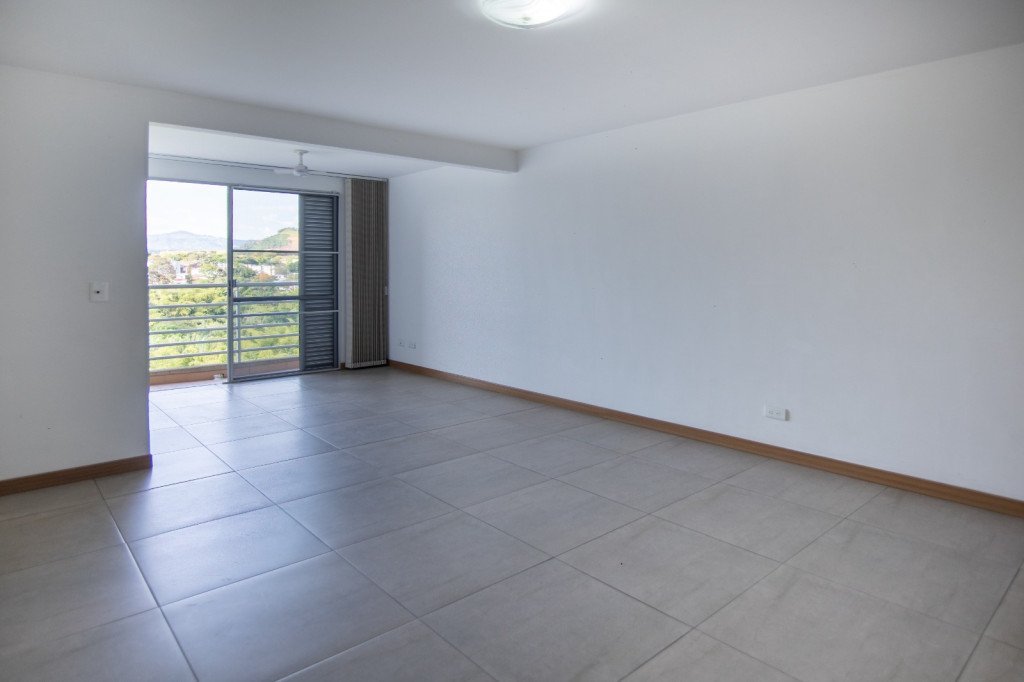 Apartamento En Venta En Los Corales · Pereira