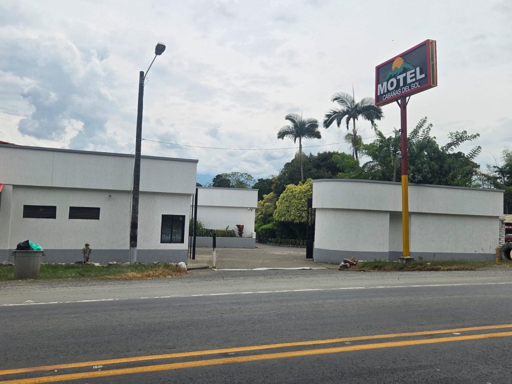 Hotel En Venta En Motel Cabañas · La Virginia