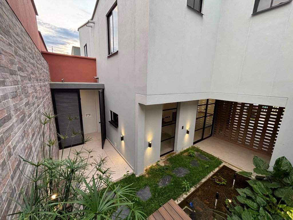 Casa En Venta En La Esperanza, Entrada Al Parque Ukumarí · Pereira