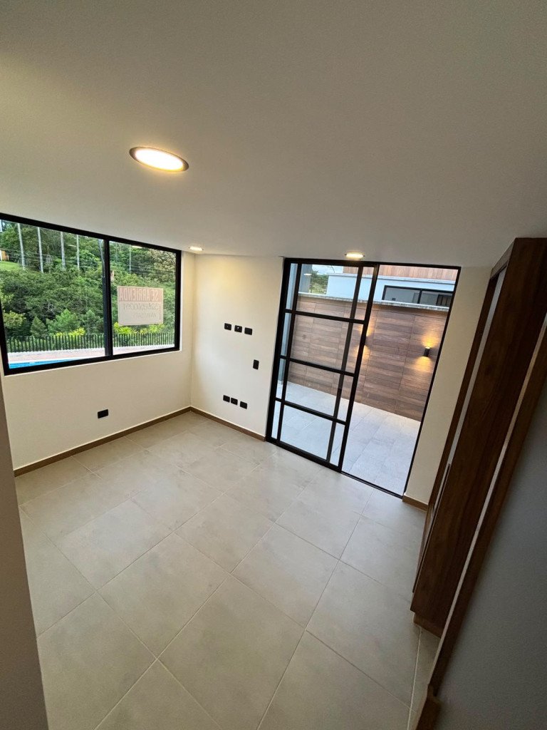 Casa En Venta En La Esperanza, Entrada Al Parque Ukumarí · Pereira