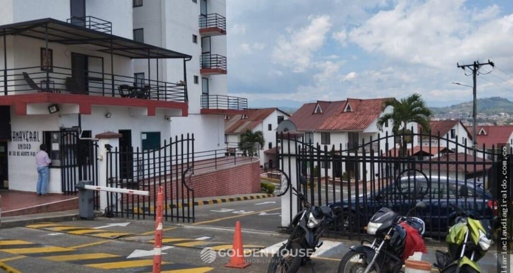 CASA EN CONJUNTO CAÑAVERAL 1